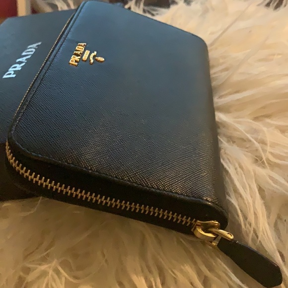 Prada Saffiano Wallet - Picture 4 of 7